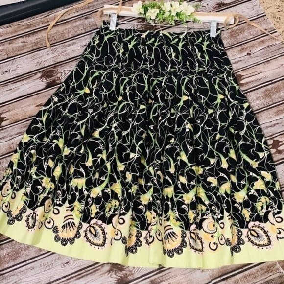 ISABELLA Demarcó Floral Pleated Skirt Size 2 - Picture 1 of 6